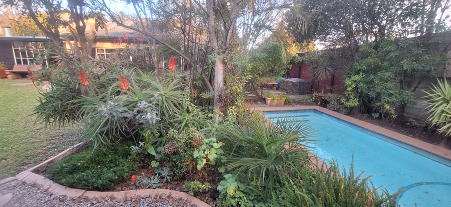 4 Bedroom Property for Sale in Breaunanda Gauteng