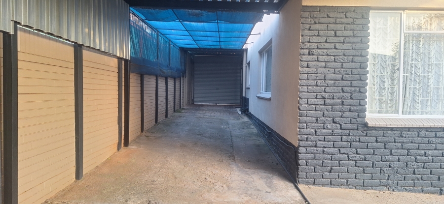 4 Bedroom Property for Sale in Breaunanda Gauteng