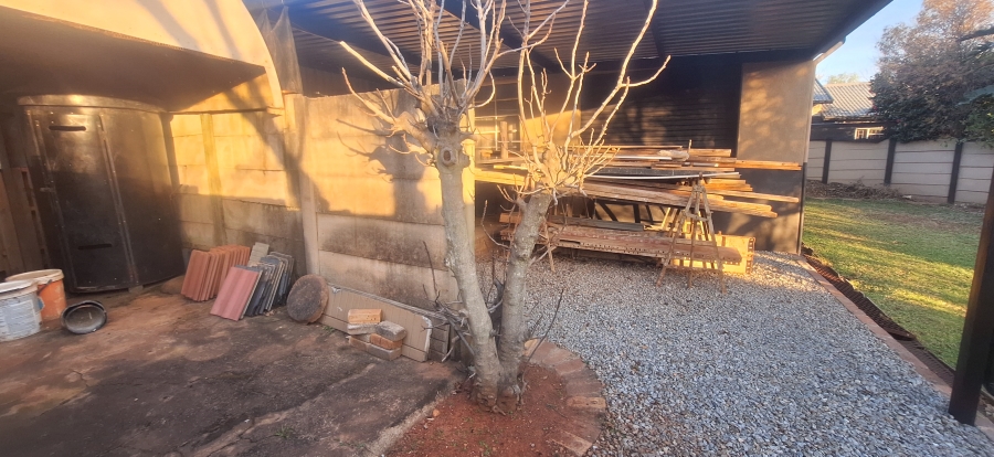 4 Bedroom Property for Sale in Breaunanda Gauteng