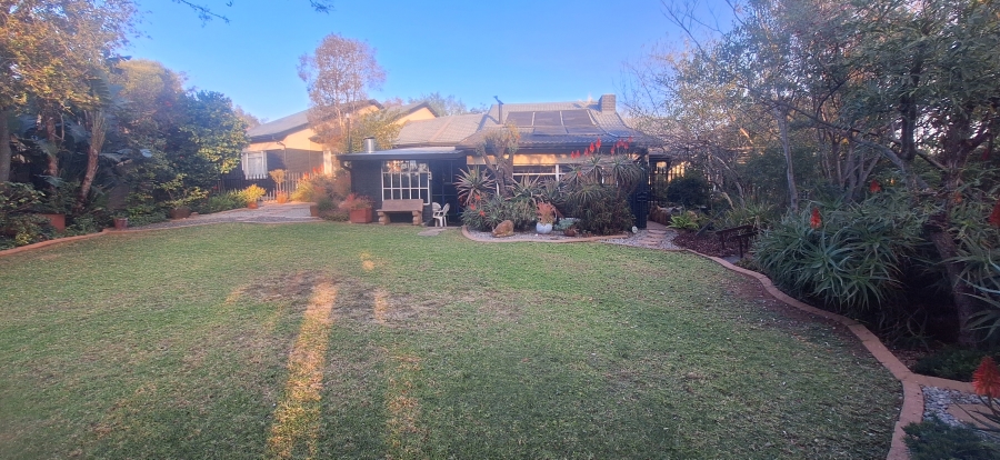 4 Bedroom Property for Sale in Breaunanda Gauteng