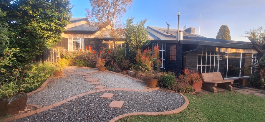 4 Bedroom Property for Sale in Breaunanda Gauteng