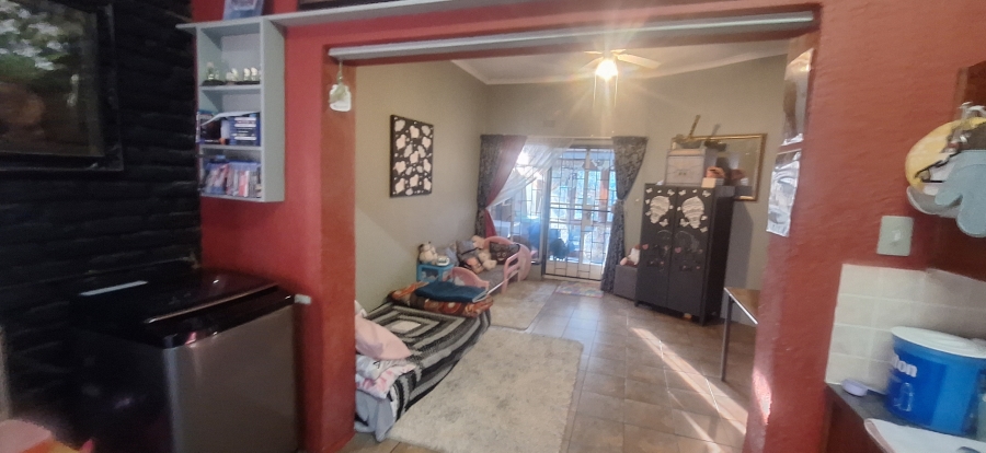 4 Bedroom Property for Sale in Breaunanda Gauteng