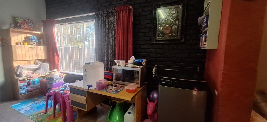 4 Bedroom Property for Sale in Breaunanda Gauteng