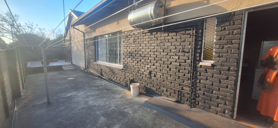4 Bedroom Property for Sale in Breaunanda Gauteng
