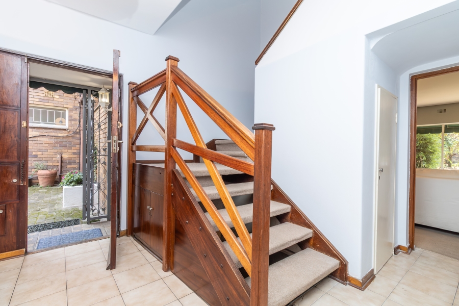 To Let 4 Bedroom Property for Rent in Sandown Gauteng