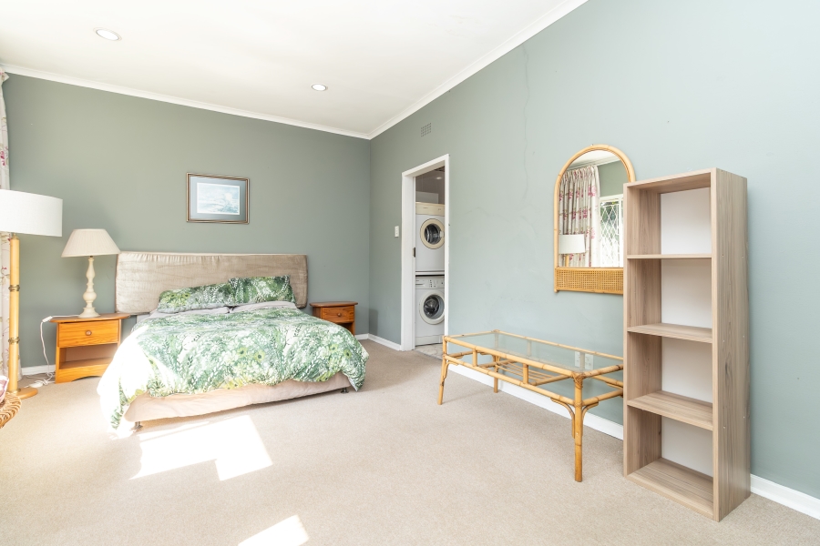 To Let 4 Bedroom Property for Rent in Sandown Gauteng