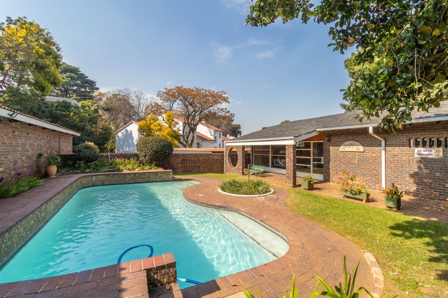 To Let 4 Bedroom Property for Rent in Sandown Gauteng