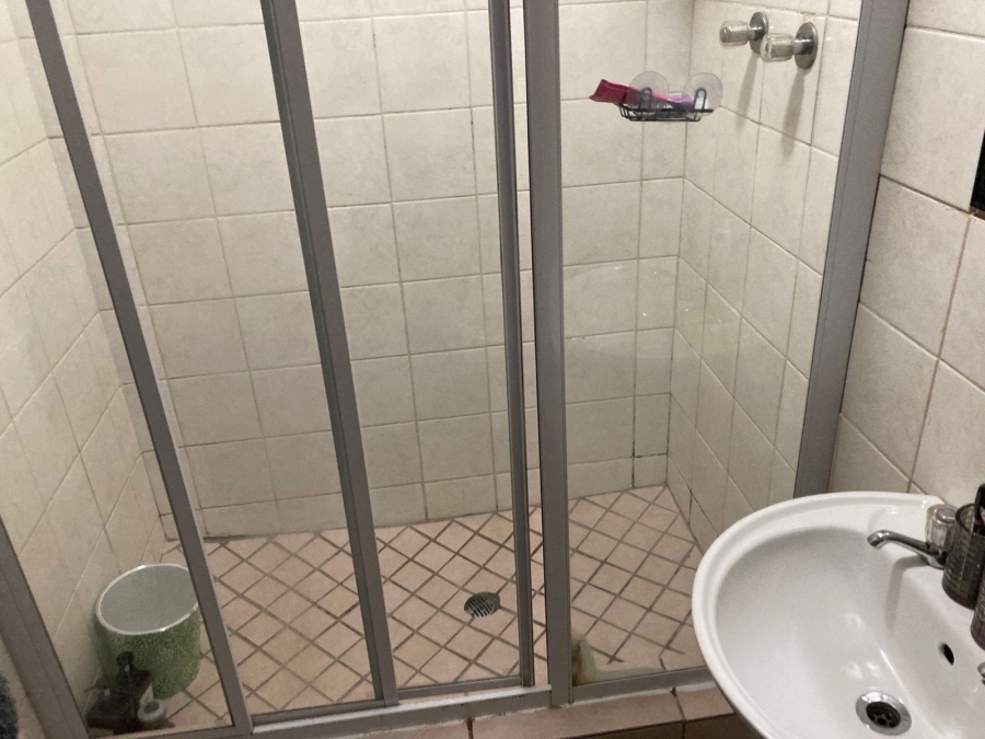 2 Bedroom Property for Sale in Willowbrook Gauteng