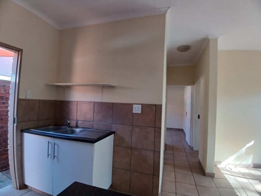 2 Bedroom Property for Sale in Greenhills Gauteng