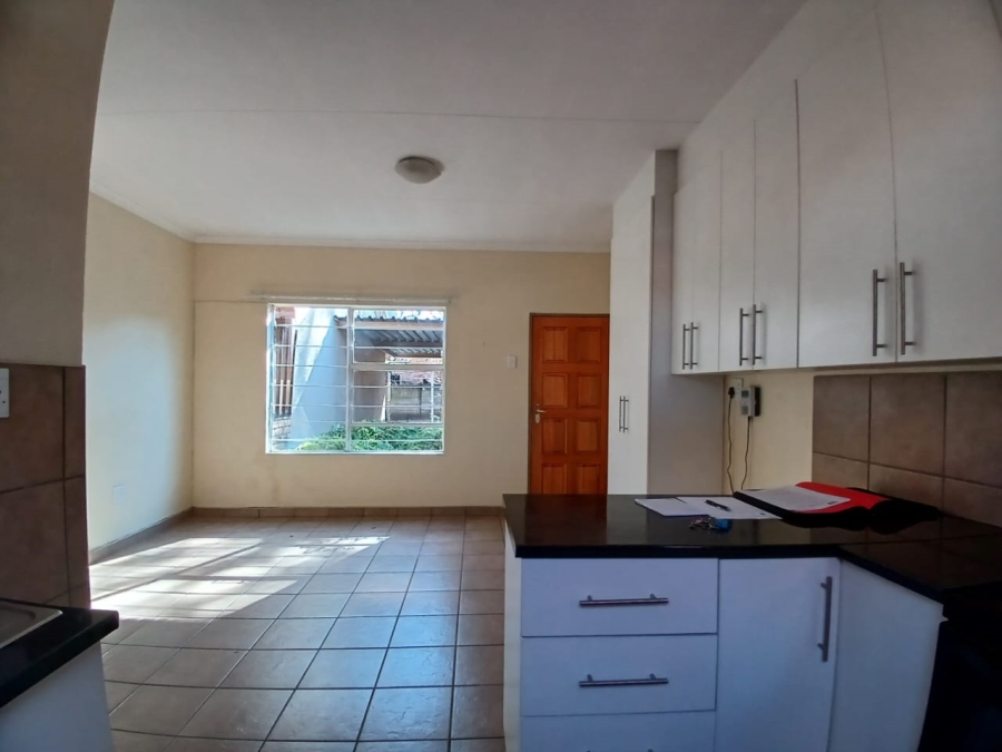 2 Bedroom Property for Sale in Greenhills Gauteng