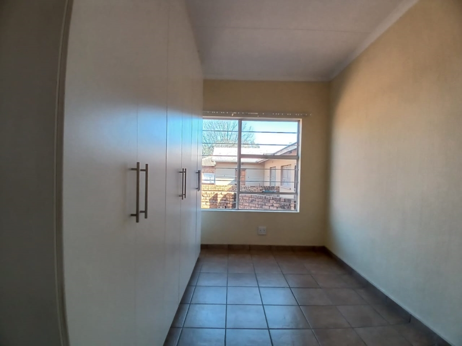 2 Bedroom Property for Sale in Greenhills Gauteng