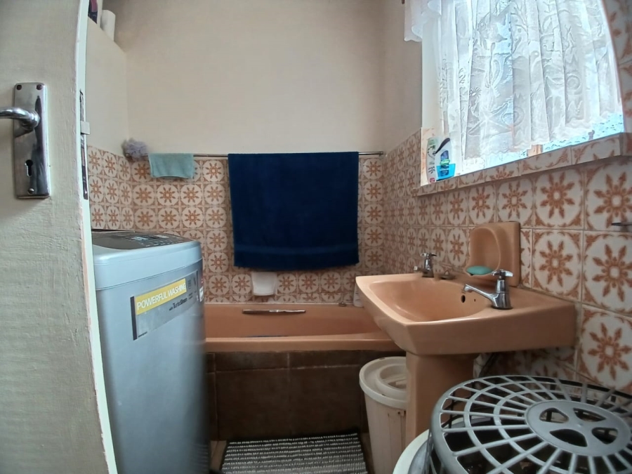 3 Bedroom Property for Sale in Bekkersdal Gauteng