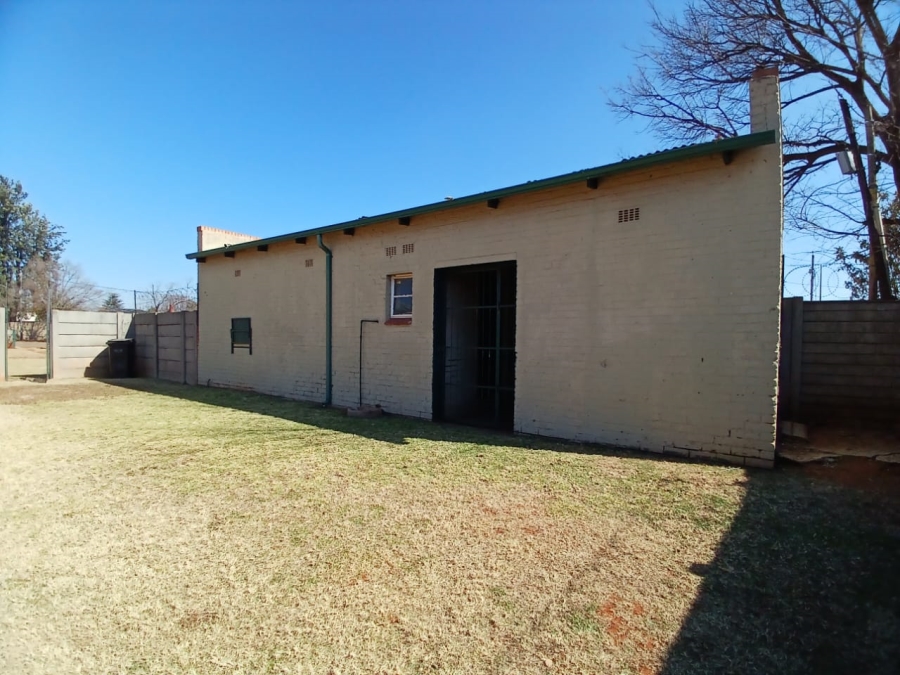 3 Bedroom Property for Sale in Bekkersdal Gauteng