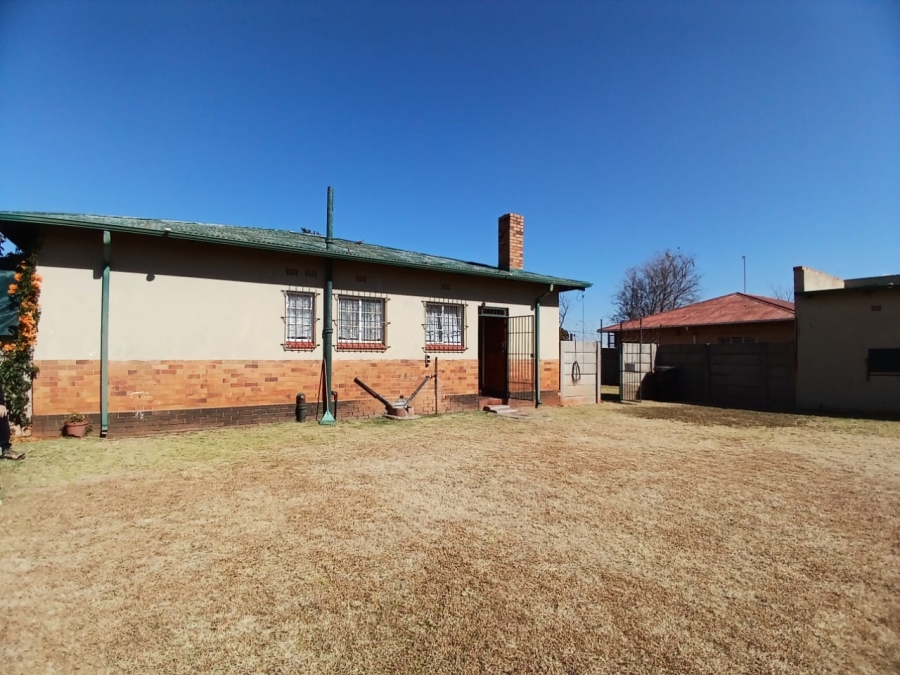 3 Bedroom Property for Sale in Bekkersdal Gauteng