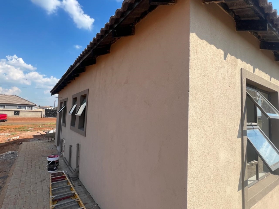 3 Bedroom Property for Sale in Westonaria Gauteng
