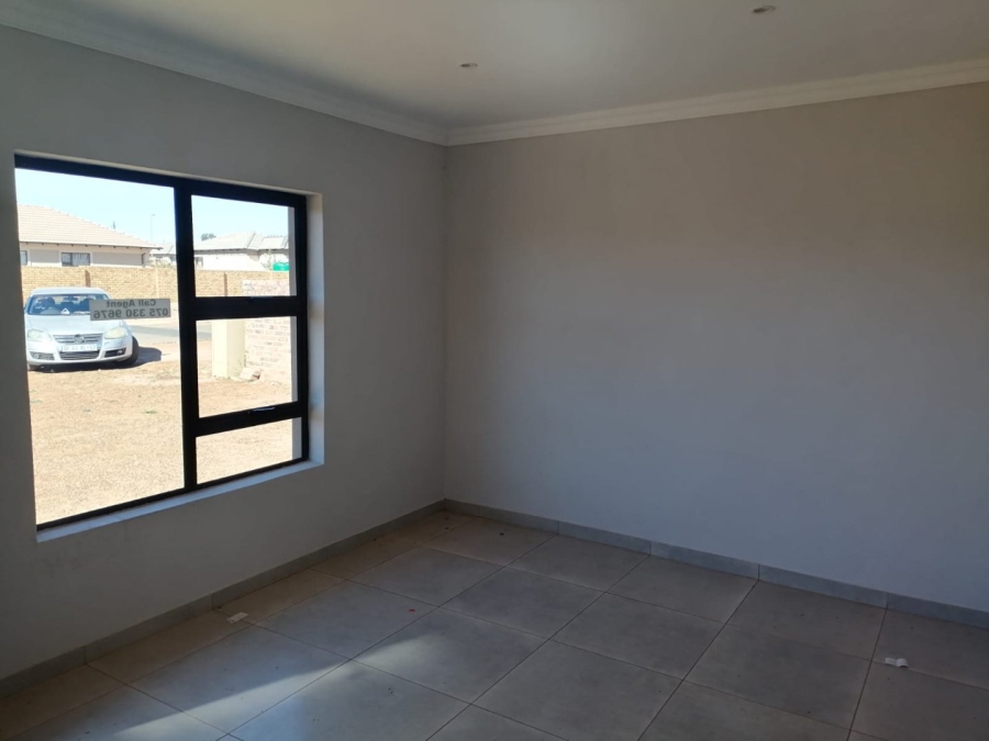 3 Bedroom Property for Sale in Westonaria Gauteng