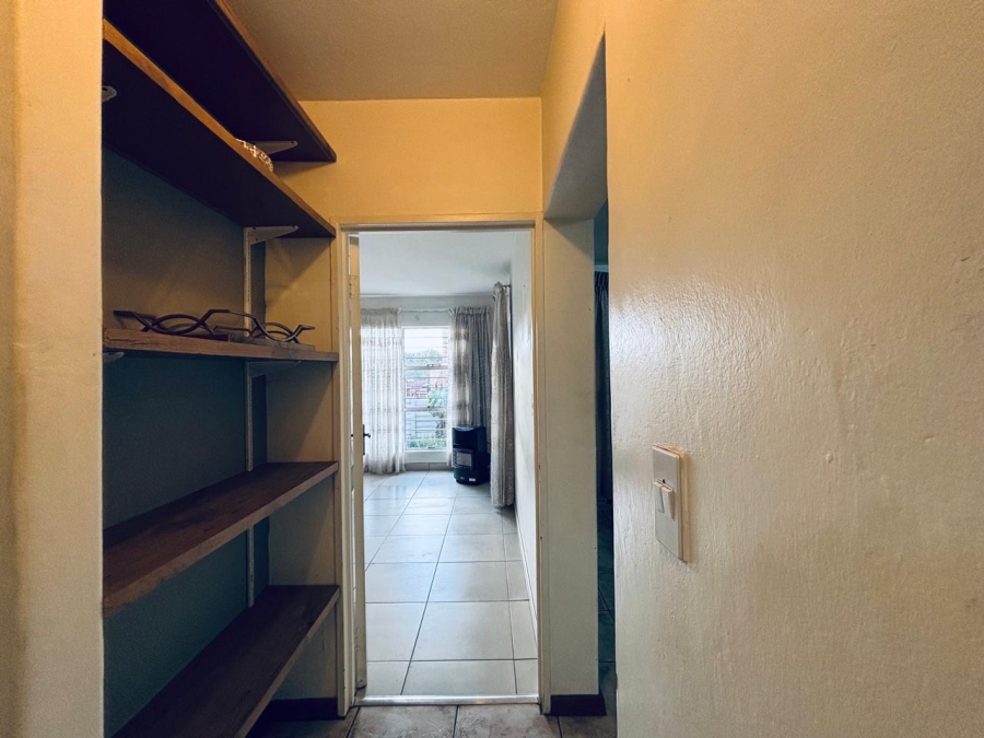 2 Bedroom Property for Sale in Roodekrans Gauteng