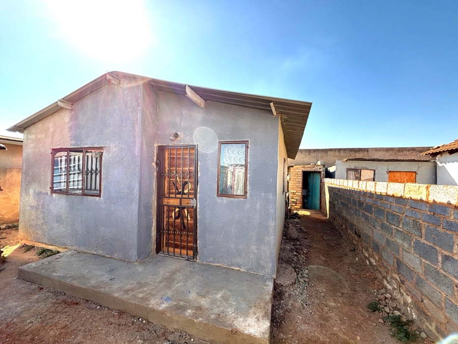 2 Bedroom Property for Sale in Thintwa Village Gauteng