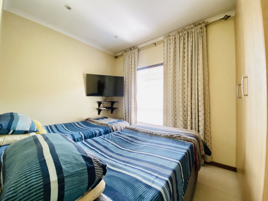 3 Bedroom Property for Sale in Helderwyk Gauteng