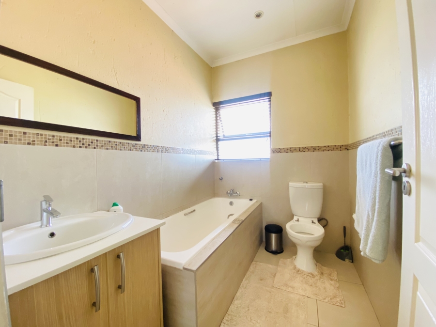 3 Bedroom Property for Sale in Helderwyk Gauteng