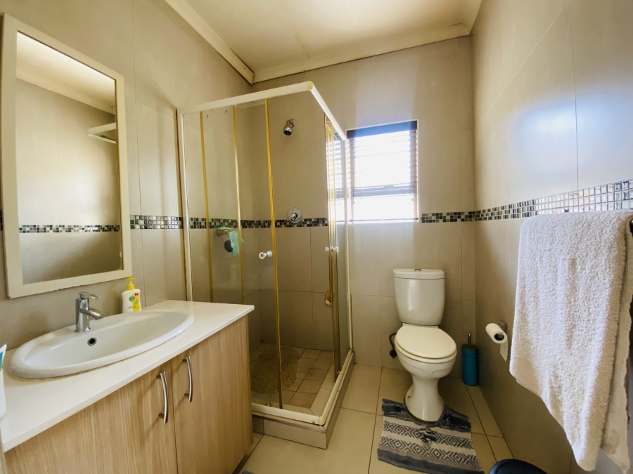 3 Bedroom Property for Sale in Helderwyk Gauteng
