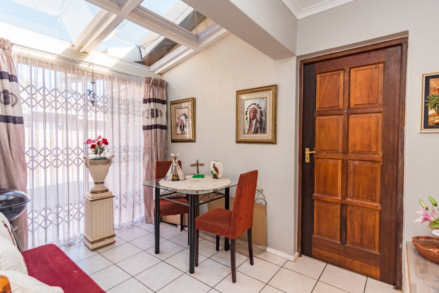 2 Bedroom Property for Sale in Roodekrans Gauteng