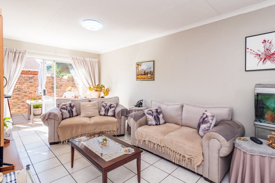 2 Bedroom Property for Sale in Roodekrans Gauteng