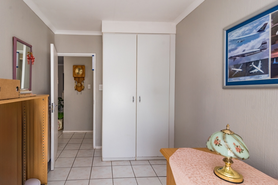 2 Bedroom Property for Sale in Roodekrans Gauteng