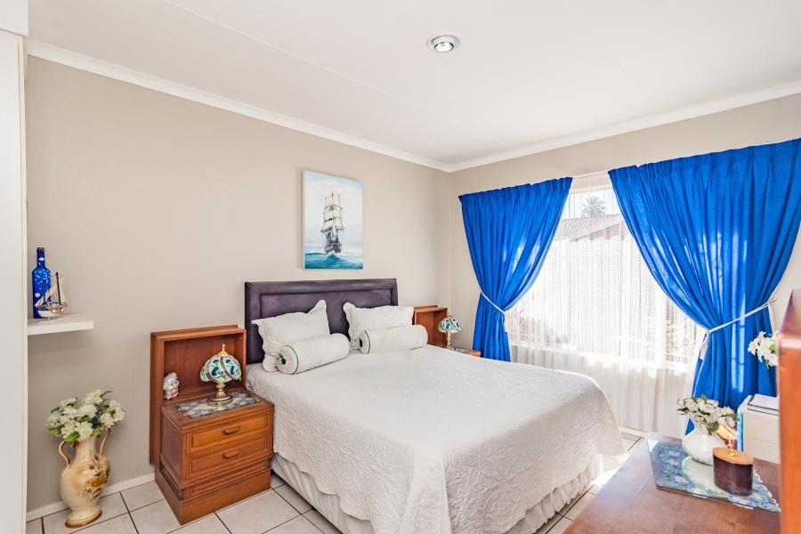 2 Bedroom Property for Sale in Roodekrans Gauteng