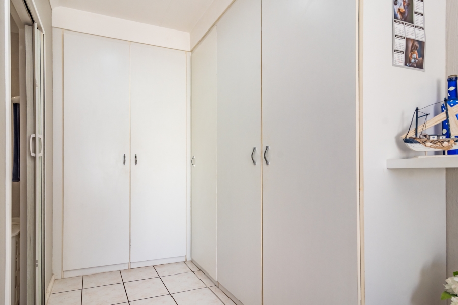 2 Bedroom Property for Sale in Roodekrans Gauteng