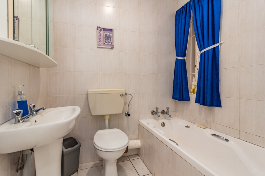2 Bedroom Property for Sale in Roodekrans Gauteng