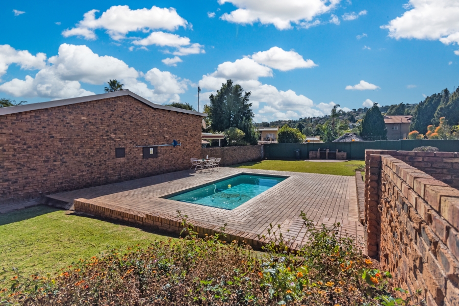 2 Bedroom Property for Sale in Roodekrans Gauteng