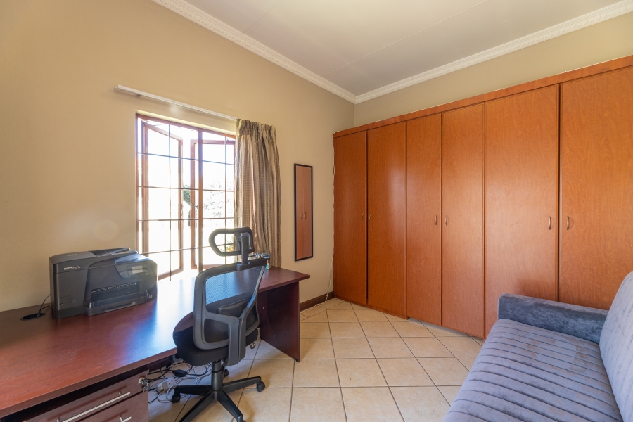 4 Bedroom Property for Sale in Broadacres Gauteng