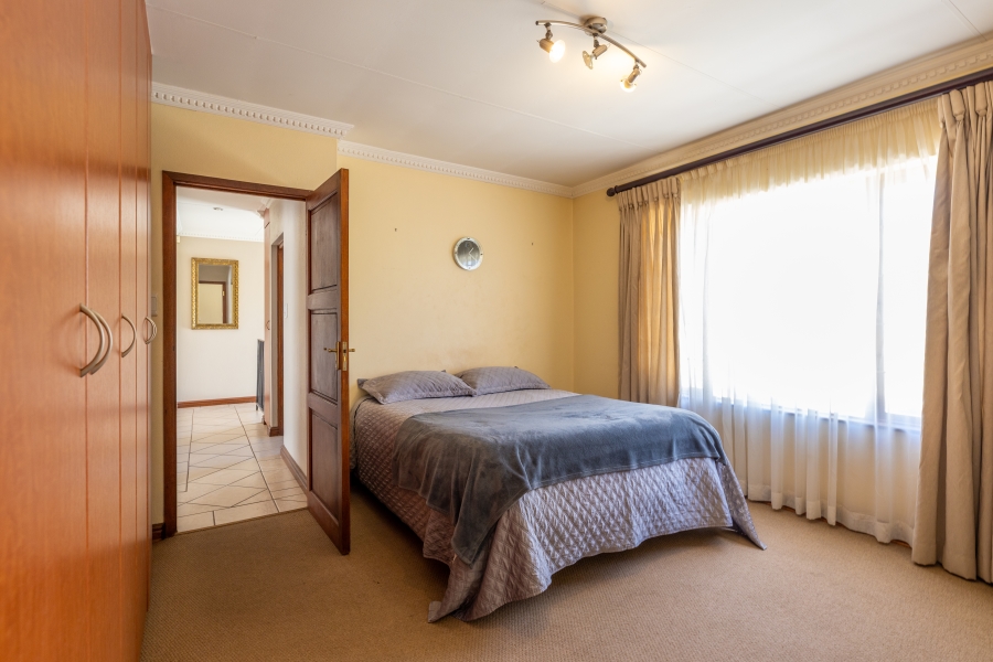 4 Bedroom Property for Sale in Broadacres Gauteng