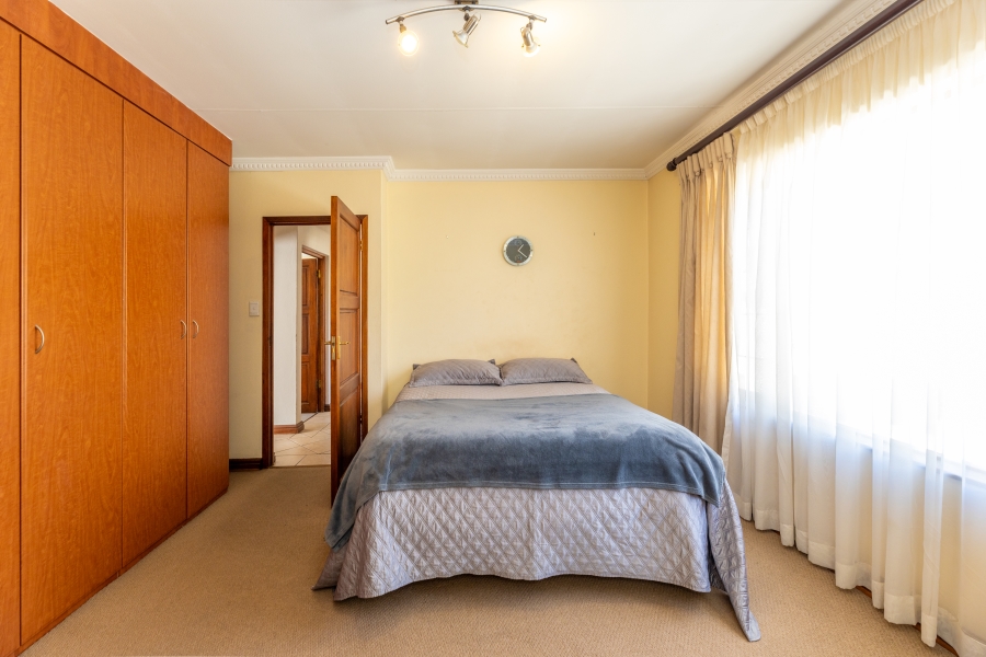 4 Bedroom Property for Sale in Broadacres Gauteng