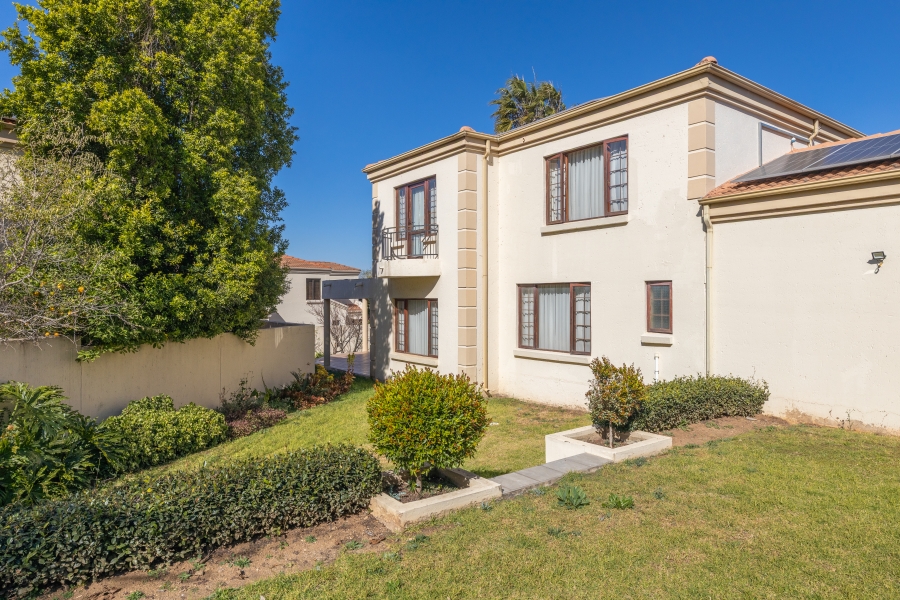 4 Bedroom Property for Sale in Broadacres Gauteng