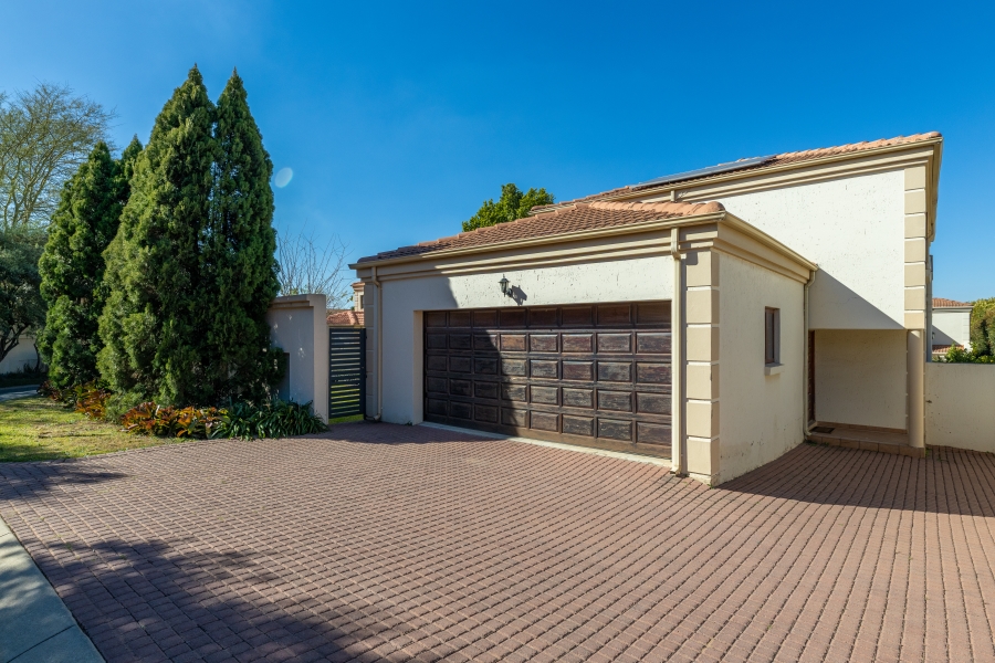 4 Bedroom Property for Sale in Broadacres Gauteng