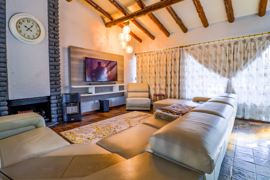 5 Bedroom Property for Sale in Doringkloof Gauteng