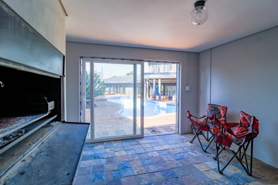 5 Bedroom Property for Sale in Doringkloof Gauteng