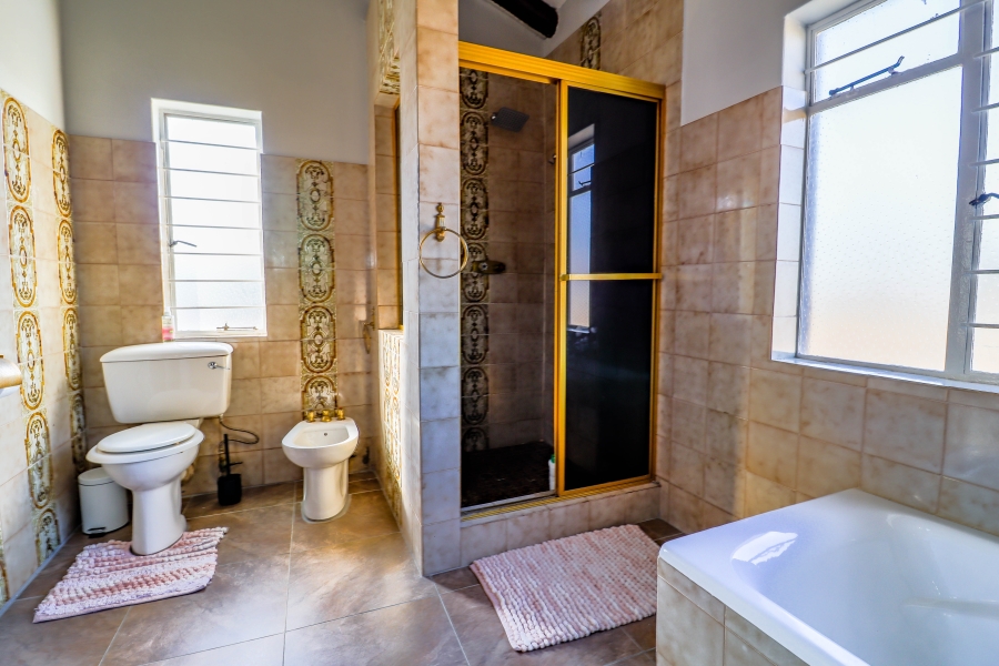 5 Bedroom Property for Sale in Doringkloof Gauteng