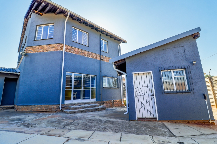 5 Bedroom Property for Sale in Doringkloof Gauteng