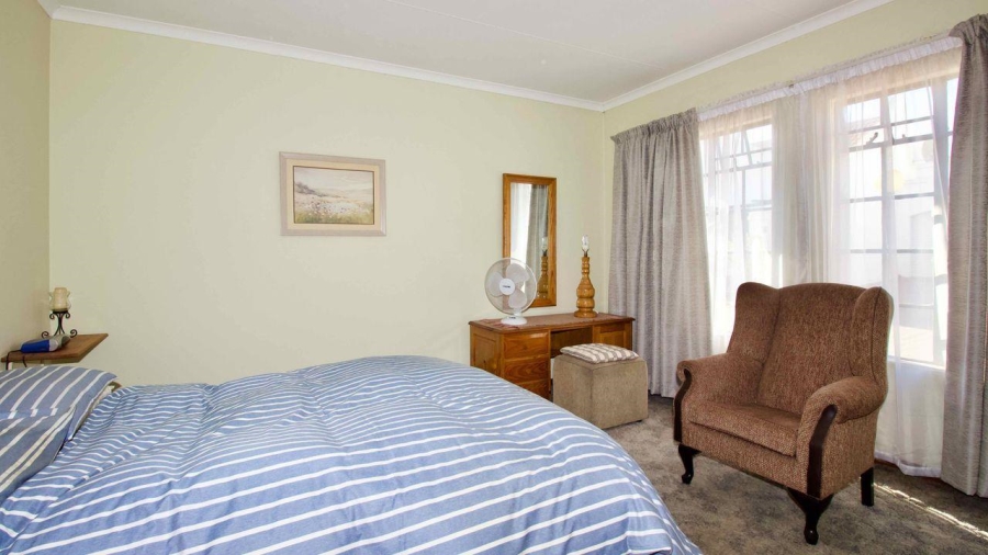 2 Bedroom Property for Sale in Die Hoewes Gauteng