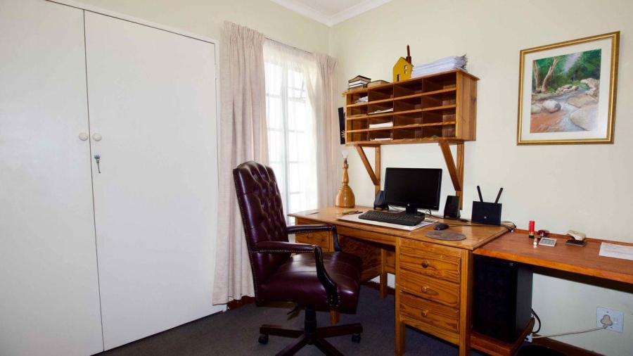 2 Bedroom Property for Sale in Die Hoewes Gauteng