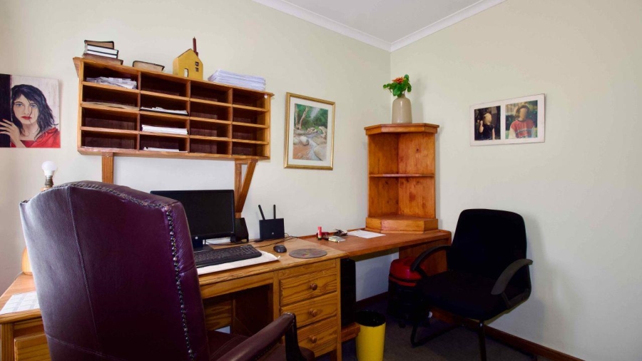 2 Bedroom Property for Sale in Die Hoewes Gauteng
