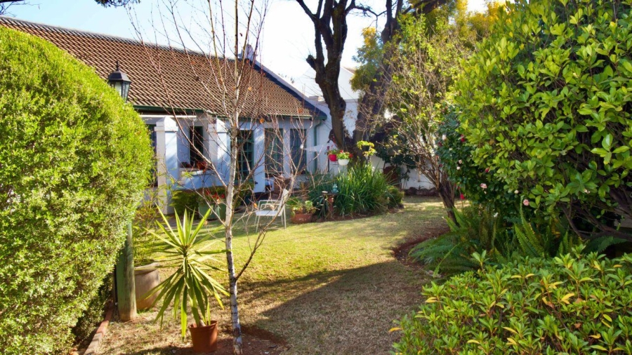 2 Bedroom Property for Sale in Die Hoewes Gauteng