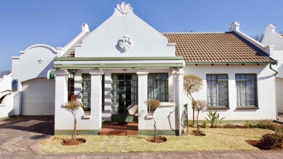 2 Bedroom Property for Sale in Die Hoewes Gauteng