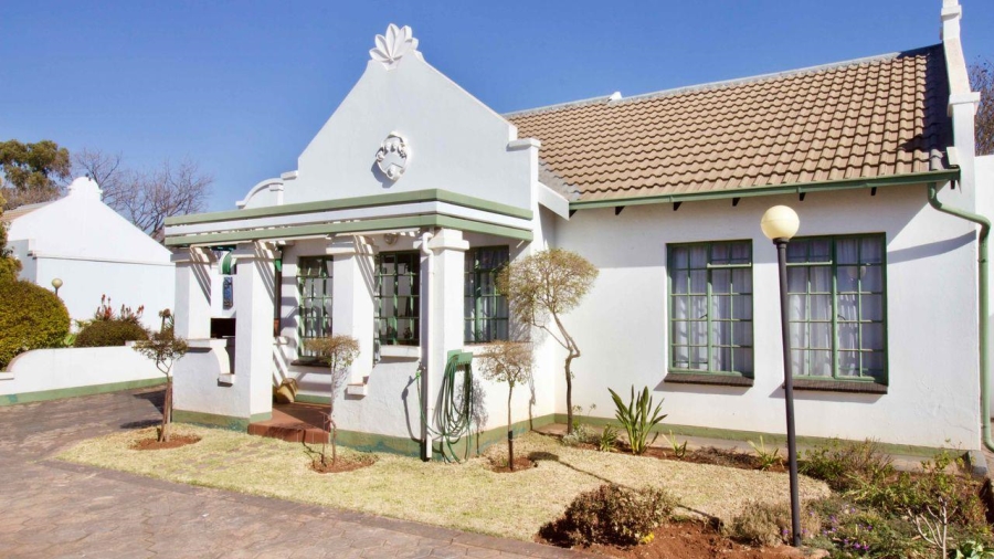 2 Bedroom Property for Sale in Die Hoewes Gauteng