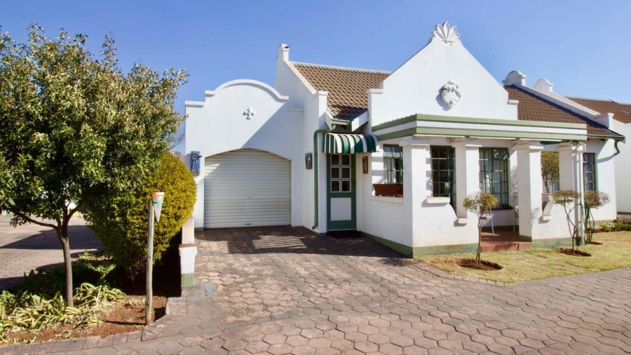 2 Bedroom Property for Sale in Die Hoewes Gauteng