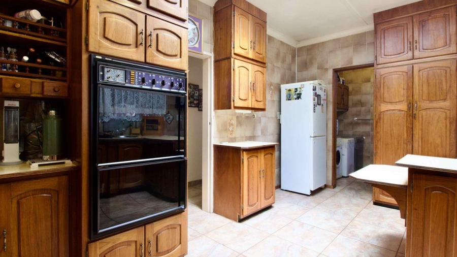 5 Bedroom Property for Sale in Lyttelton Manor Gauteng