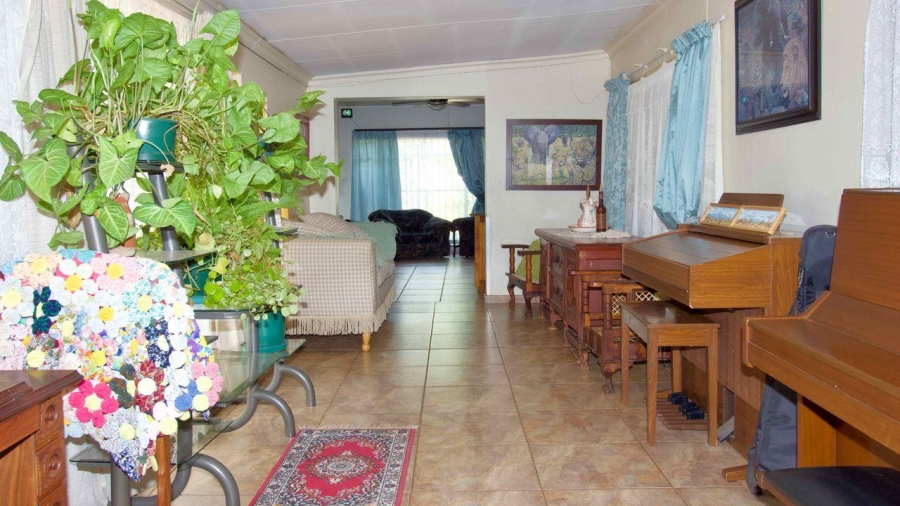 5 Bedroom Property for Sale in Lyttelton Manor Gauteng